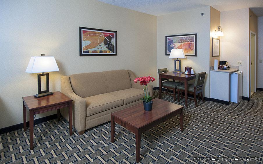 Holiday Inn Express Hotel & Suites Youngstown North-Warren/Niles, An Ihg Hotel Phòng bức ảnh