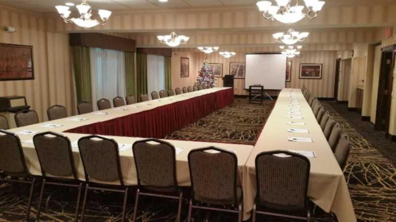 Holiday Inn Express Hotel & Suites Youngstown North-Warren/Niles By Ihg Ngoại thất bức ảnh