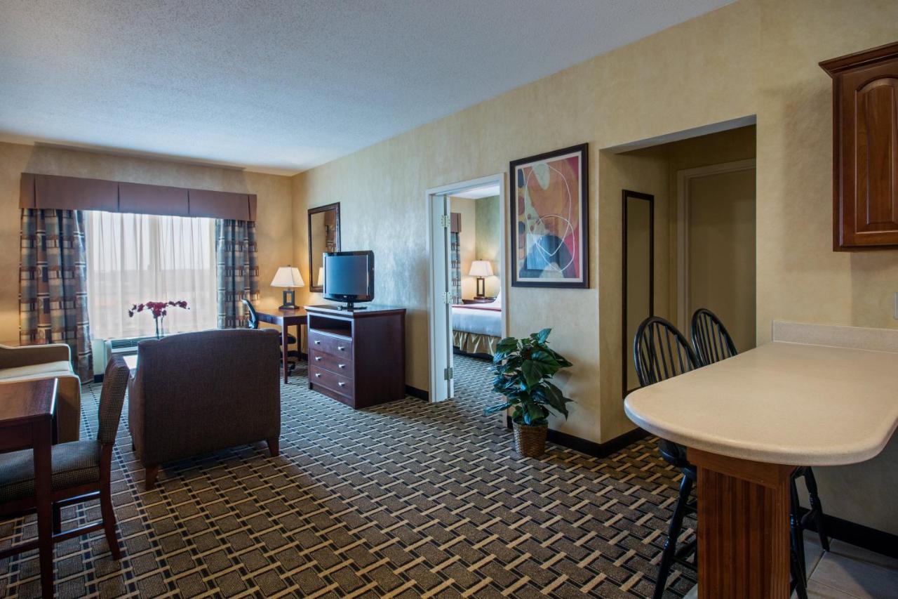 Holiday Inn Express Hotel & Suites Youngstown North-Warren/Niles By Ihg Ngoại thất bức ảnh
