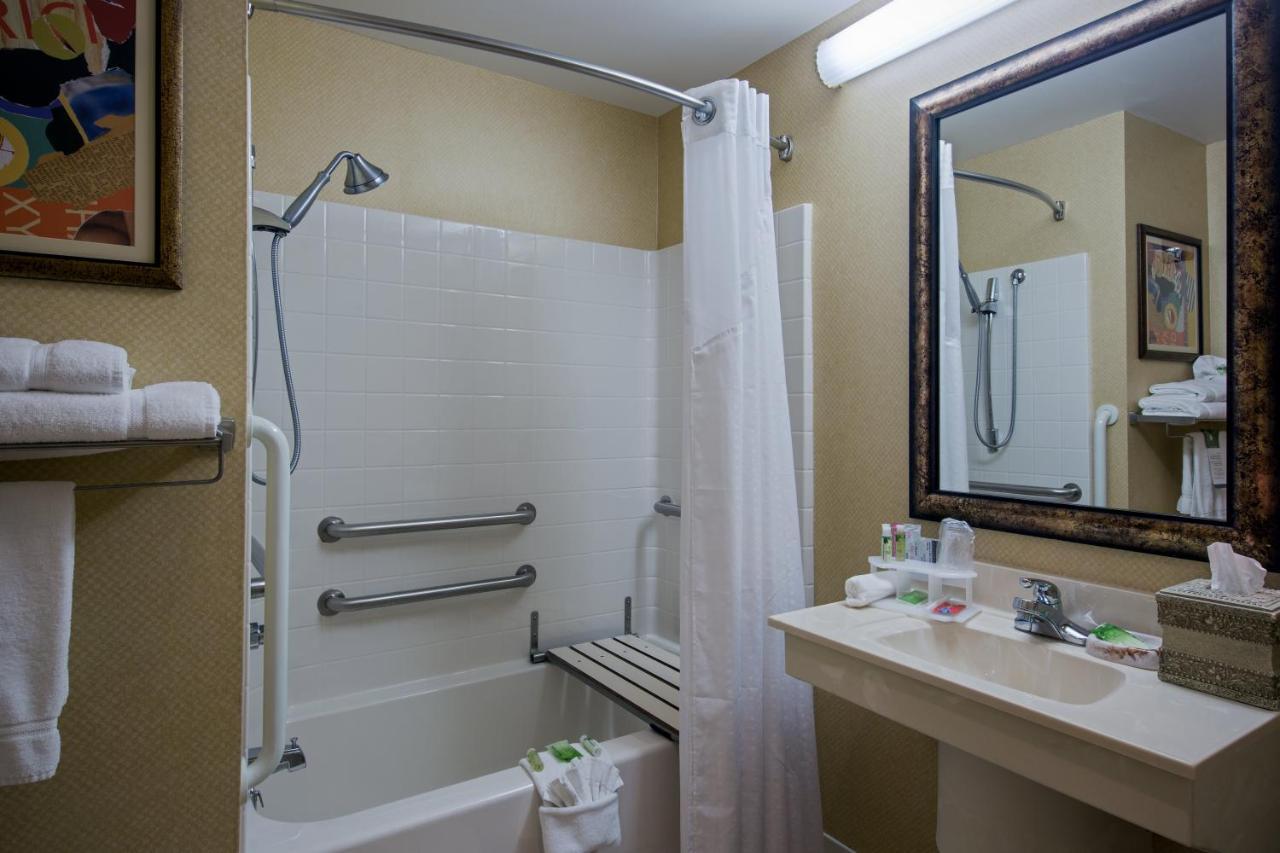 Holiday Inn Express Hotel & Suites Youngstown North-Warren/Niles By Ihg Ngoại thất bức ảnh