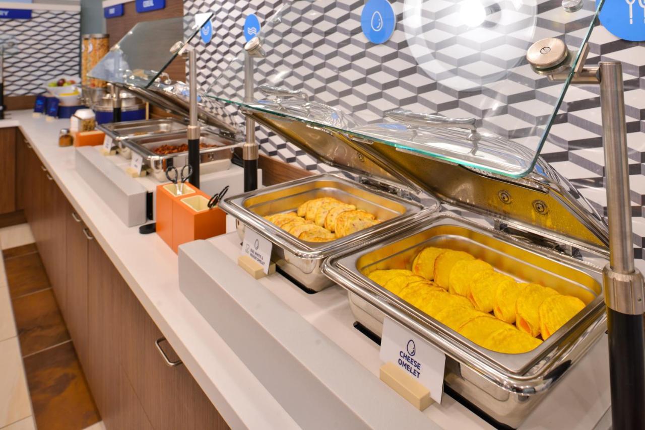Holiday Inn Express Hotel & Suites Youngstown North-Warren/Niles By Ihg Ngoại thất bức ảnh
