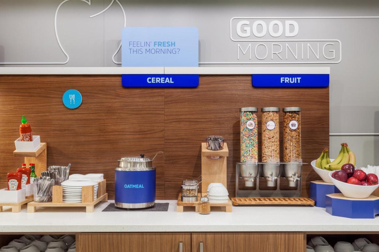 Holiday Inn Express Hotel & Suites Youngstown North-Warren/Niles By Ihg Ngoại thất bức ảnh
