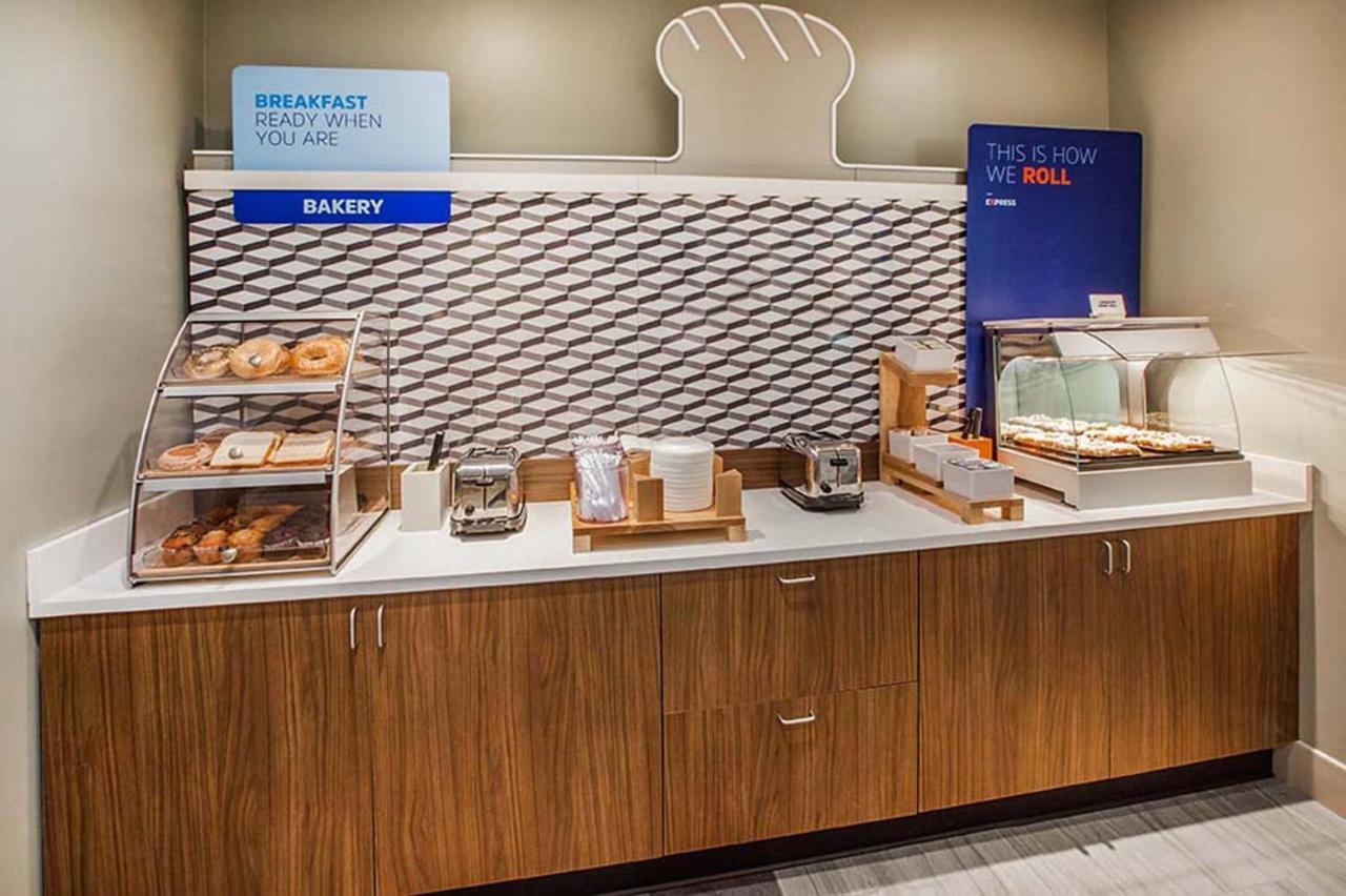 Holiday Inn Express Hotel & Suites Youngstown North-Warren/Niles By Ihg Ngoại thất bức ảnh