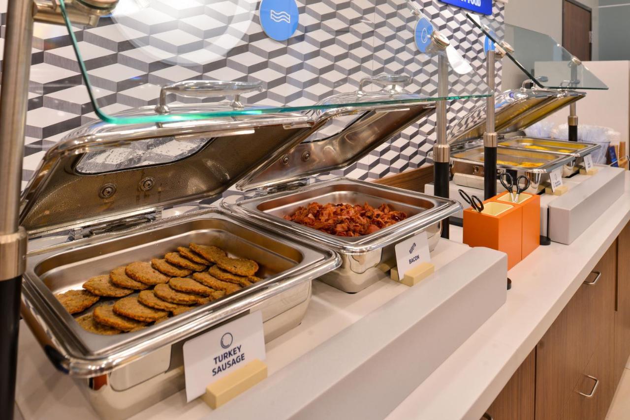 Holiday Inn Express Hotel & Suites Youngstown North-Warren/Niles By Ihg Ngoại thất bức ảnh